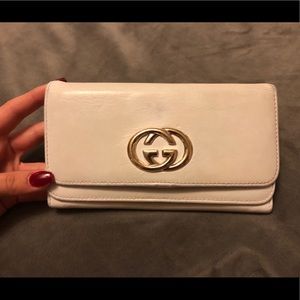 White, Authentic Gucci wallet !